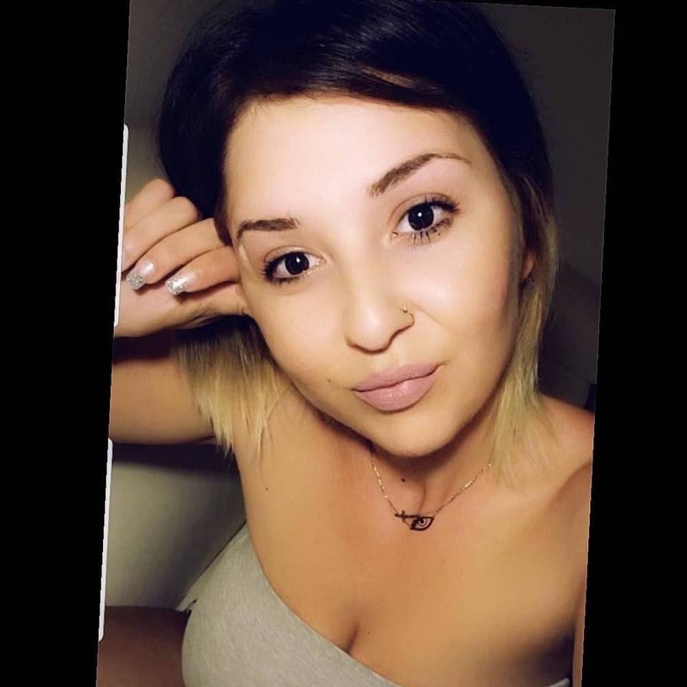 Meet your Posher, Iva